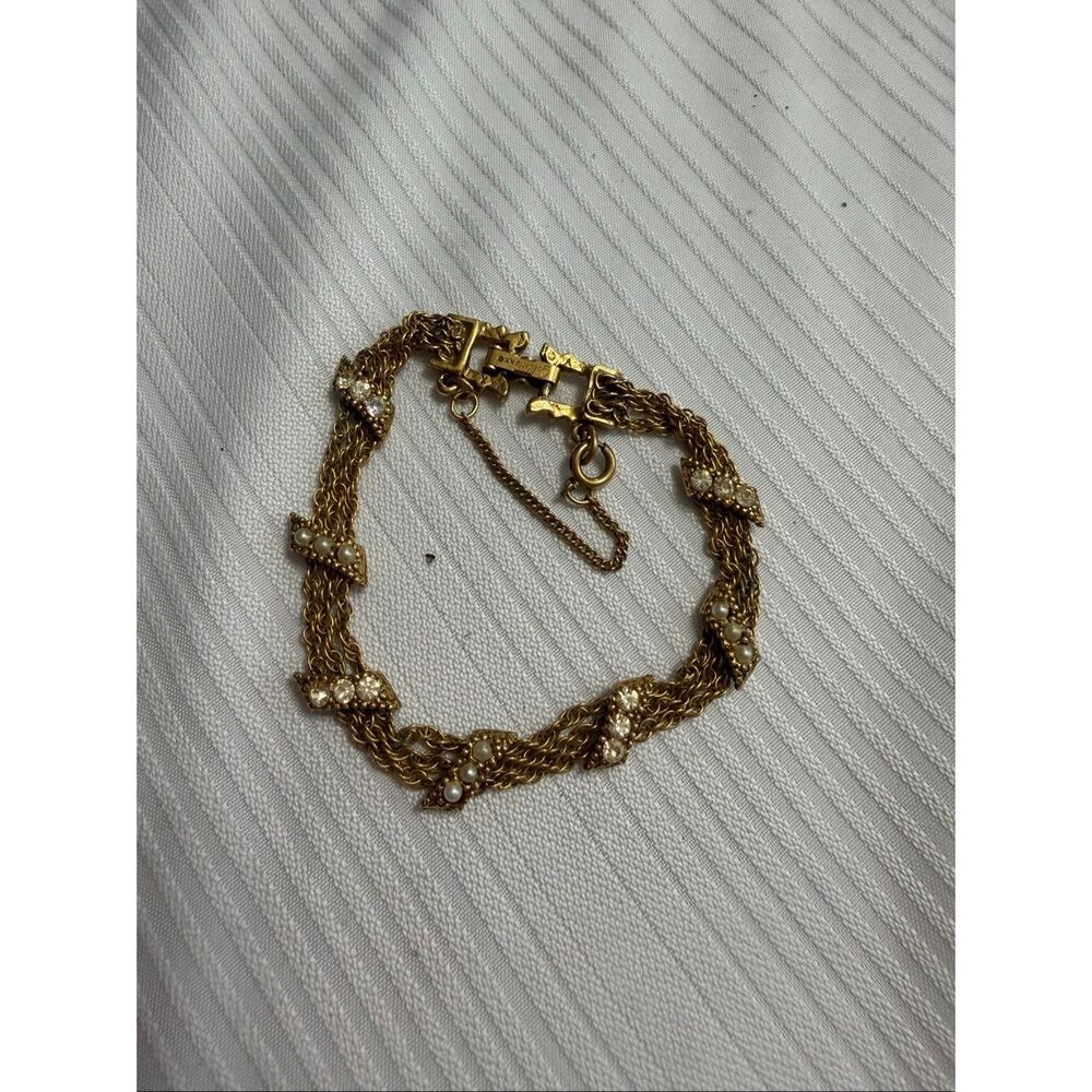 Goldette NY Vintage Faux Pearl Rhinestone Gold Tone Bracelet Signed